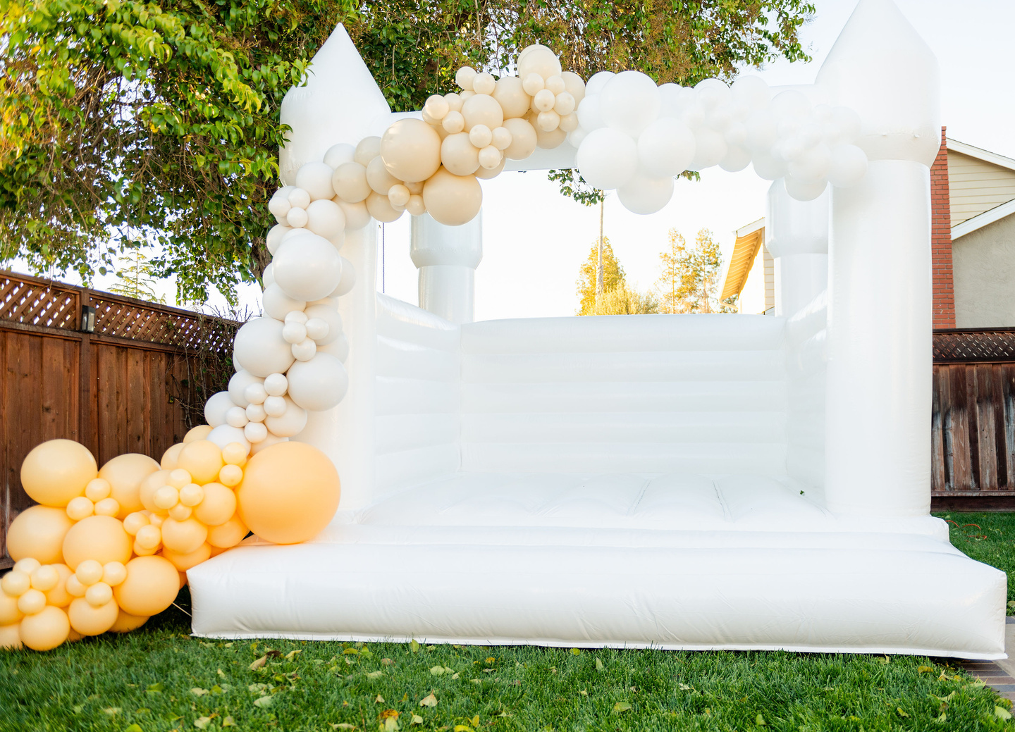 rental inflatable white bounce house for party
